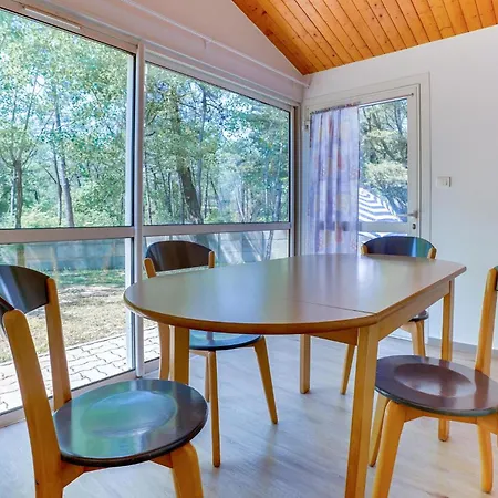 2 Bedroom Gorgeous In La Faute-sur-Mer