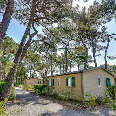 2 Bedroom Gorgeous In * La Faute-sur-Mer